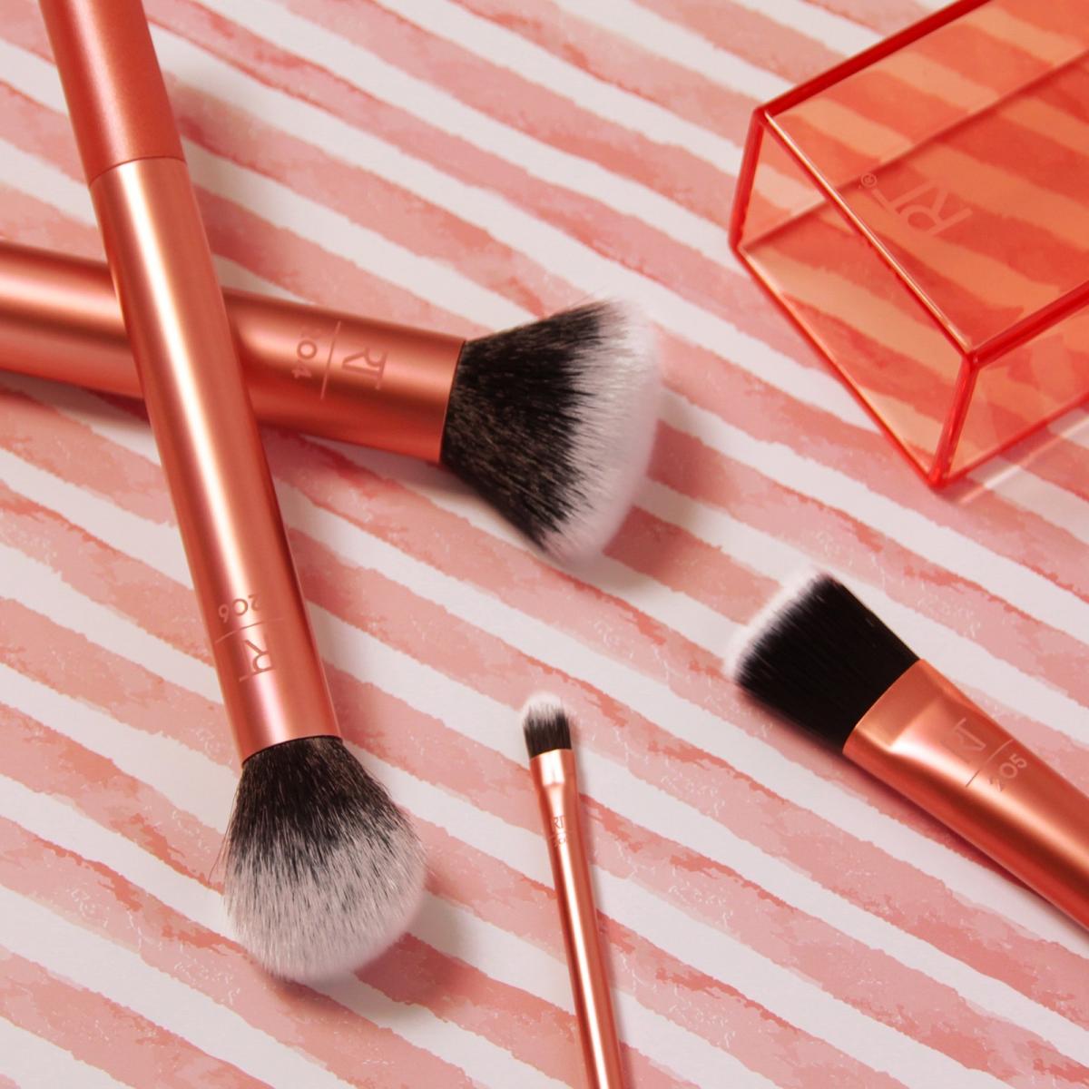 Bộ Cọ Trang Điểm 4 Cây RT REAL TECHNIQUES Flawless Base Set 91533